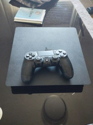 PS4 (PlayStation 4) Slim
