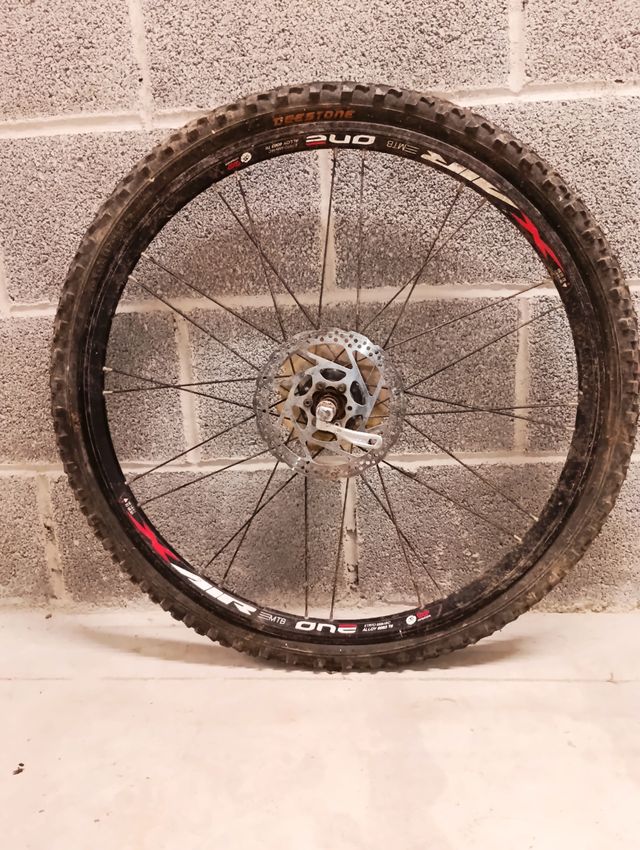 Rueda bici 26" usada trasera venta en persona