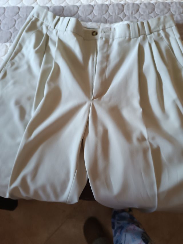 Pantalón beige caballero