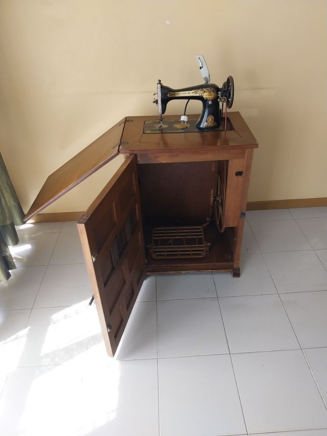 Máquina coser Singer con mueble