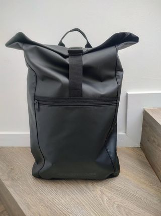 Mochila Halfar negra - Impermeable - Sin estrenar.