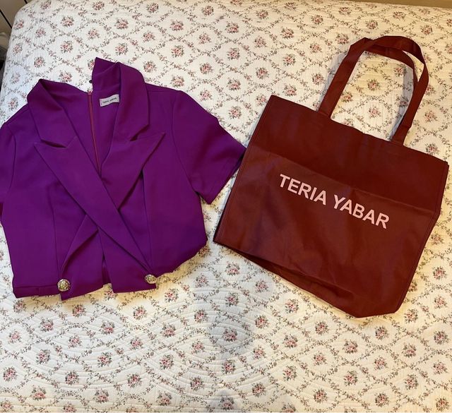 Mono largo morado Teria Yabar