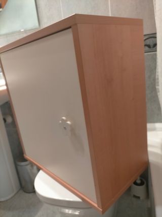 Armario pequeño con 2 baldas