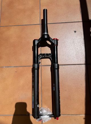 BOLANY 27.5 suspensión neumática, horquilla