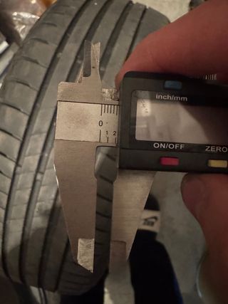  UNA Bridgestone 205/60R16 92H