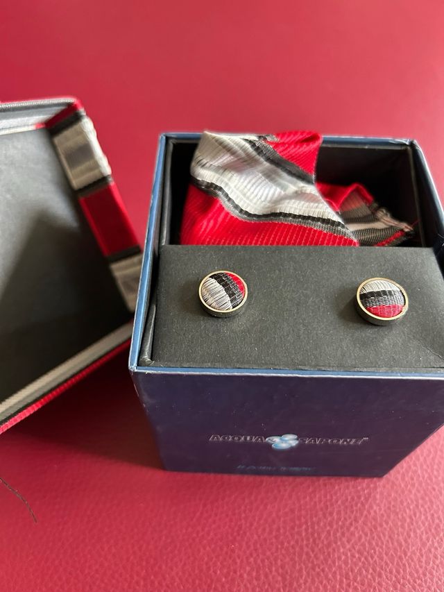 Completo cravatta, gemelli e fazzoletto