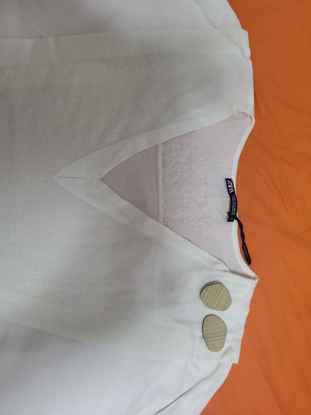 Blusa zara blanca beige escote pico L 40