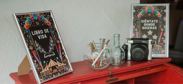 Marcos fotos - 4 de madera plata y 2 blancos. 5€/u