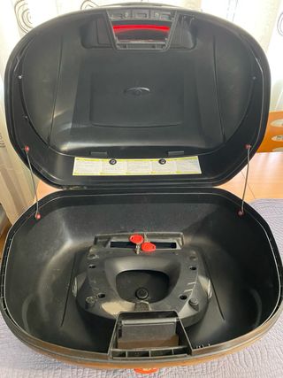 Baúl Givi Monolock. Top Case moto