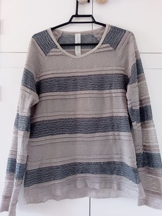 Camiseta Zara Collection azul con transparencias