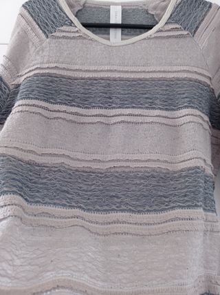 Camiseta Zara Collection azul con transparencias