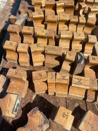 Sellos tipográficos antiguos (90 uds)