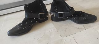 Botines ASOS negros con tachuelas