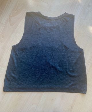 Top deportivo gris HM