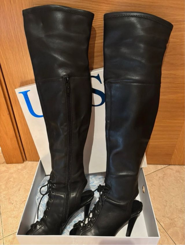 Botas altas GUESS negras