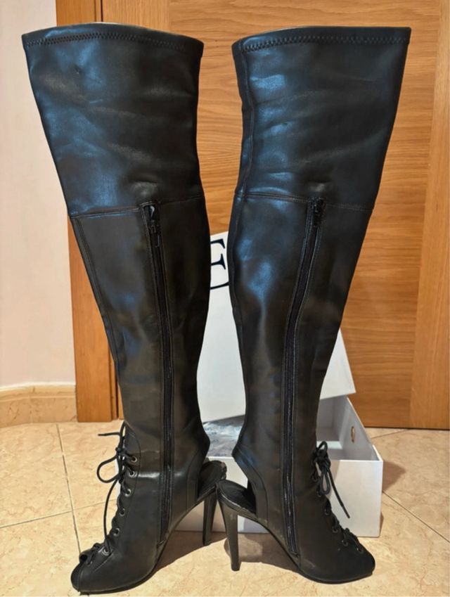 Botas altas GUESS negras