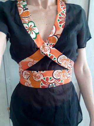 Blusa negra estilo japonés