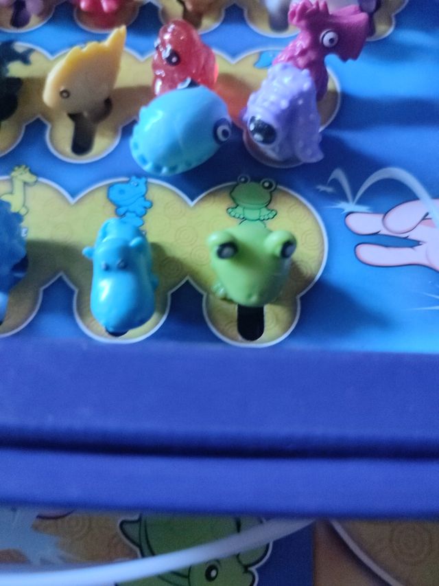 Stikeez: Álbum + Juego 37 Stikeez)