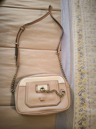 Bolso bandolera Guess beige y blanco