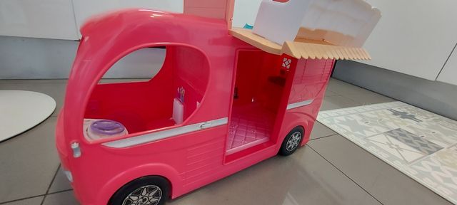 Autocaravana Barbie: ¡A viajar!