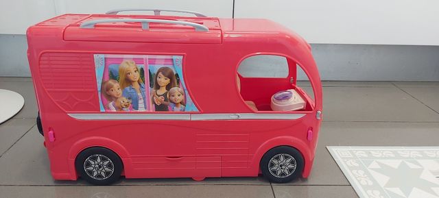 Autocaravana Barbie: ¡A viajar!