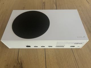 Xbox Series S + 2 mandos y volante con feedback