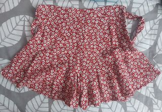 Falda pantalón Pull&Bear - roja, flores - T-4