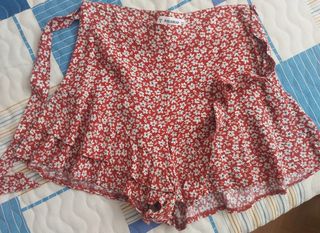 Falda pantalón Pull&Bear - roja, flores - T-4