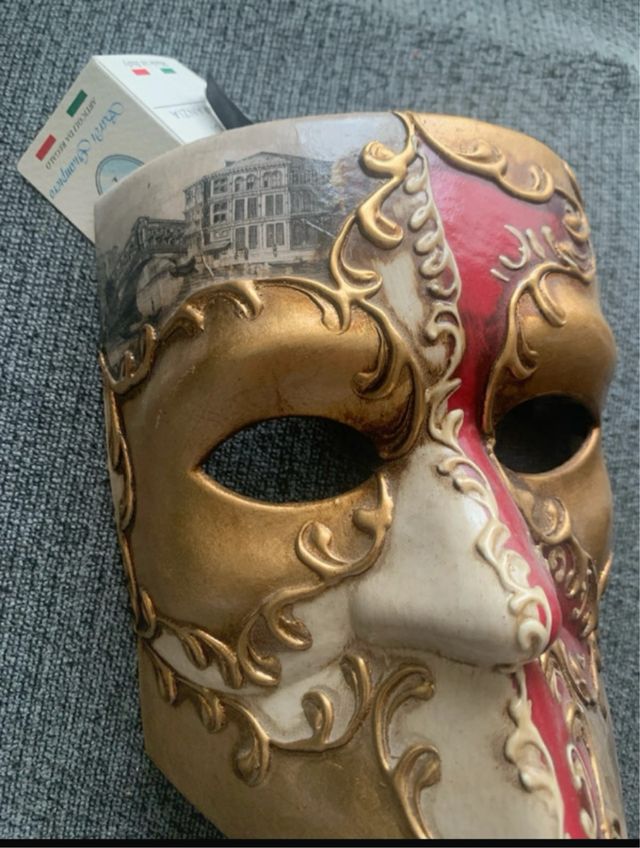 Máscara veneciana artesanal