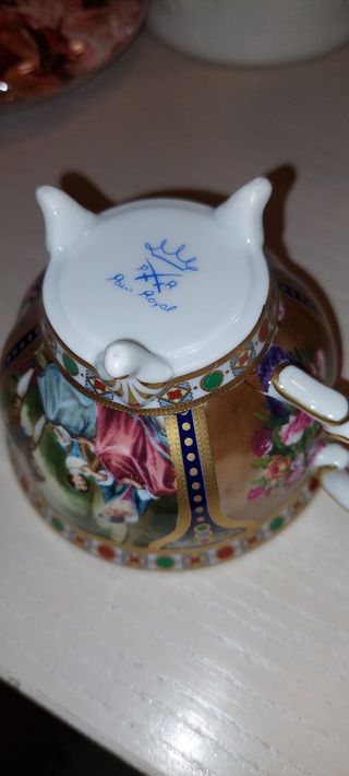Tazza e piattino antichi Royal Dux