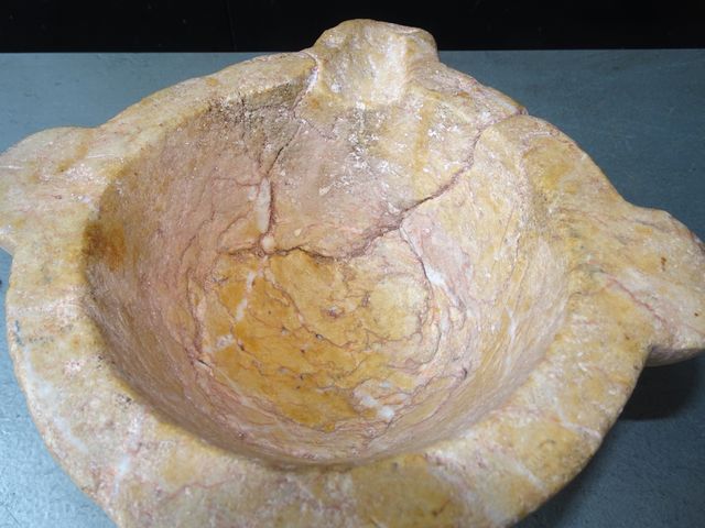 Mortero / Almirez antiguo de mármol ,Santa Tecla.