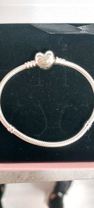 Pulsera Pandora plata nueva a estrenar talla 17