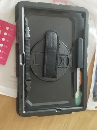 Funda iPad A16 con correa