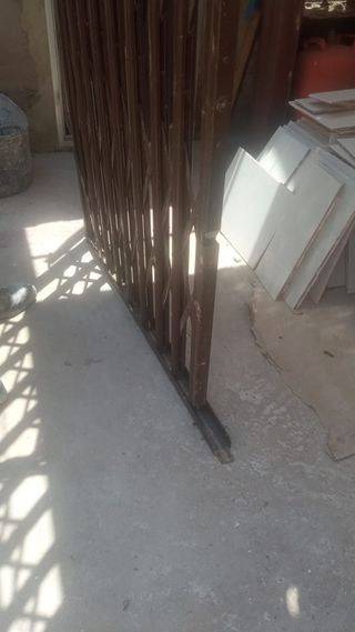 Reja  plegable para balconera Leer bien