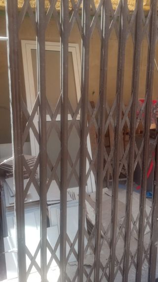 Reja  plegable para balconera Leer bien