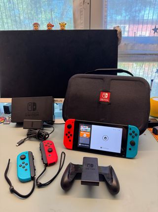 Nintendo Switch - Rojo y Azul