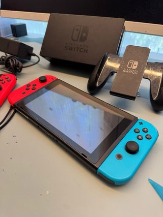 Nintendo Switch - Rojo y Azul