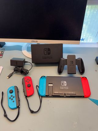 Nintendo Switch - Rojo y Azul