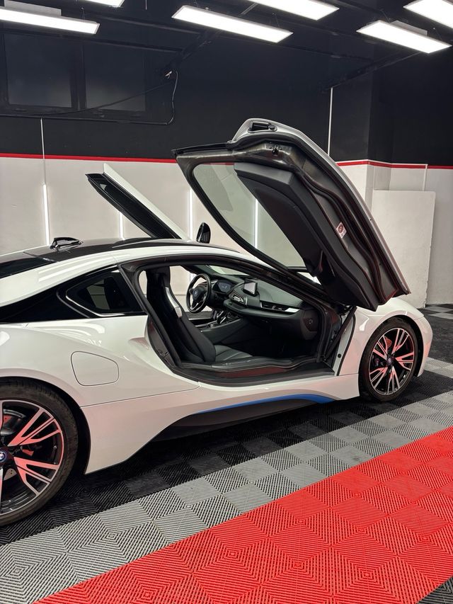 BMW i8 2020