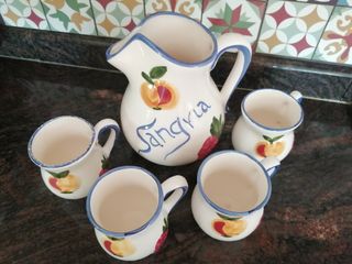 Jarra sangría con 4 tazas a juego