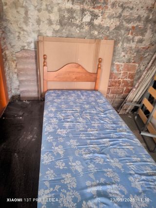 Cama individual madera - colchon azul