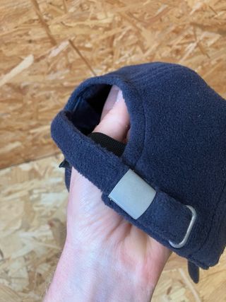 Gorra térmica azul con orejeras