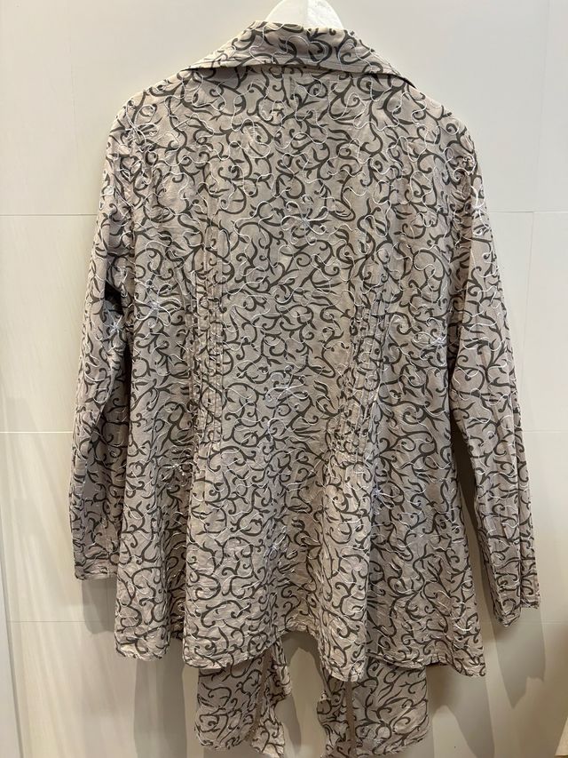 Blusa larga abierta beige