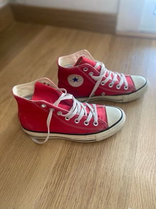 Converse rojas altas