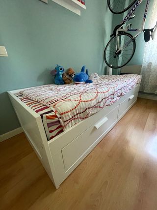 Cama blanca extensible 