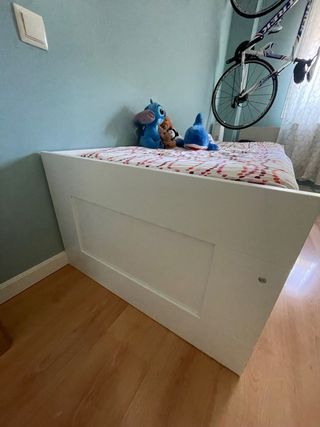 Cama blanca extensible 