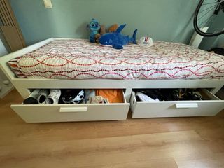 Cama blanca extensible 