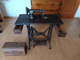 Máquina coser GRITZNER antigua