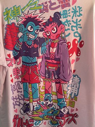 Camiseta Bershka rosa estampada 