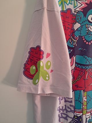 Camiseta Bershka rosa estampada 